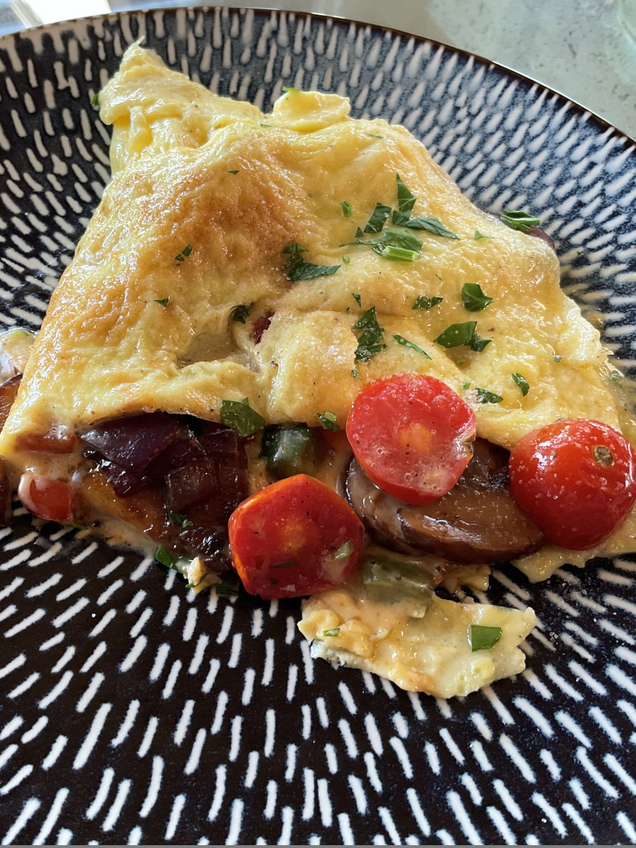 American Omelet - bacon, mushrooms, tomato